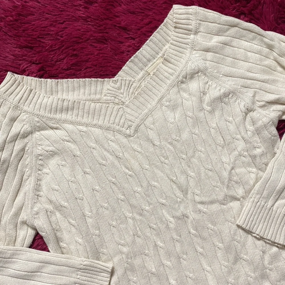 Faded Glory v-neck and v-back pale tan sweater - Picture 2 of 10